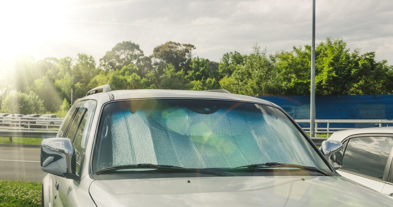 Sprytny trik na obniżenie temperatury w aucie. Najlepiej działa w upały