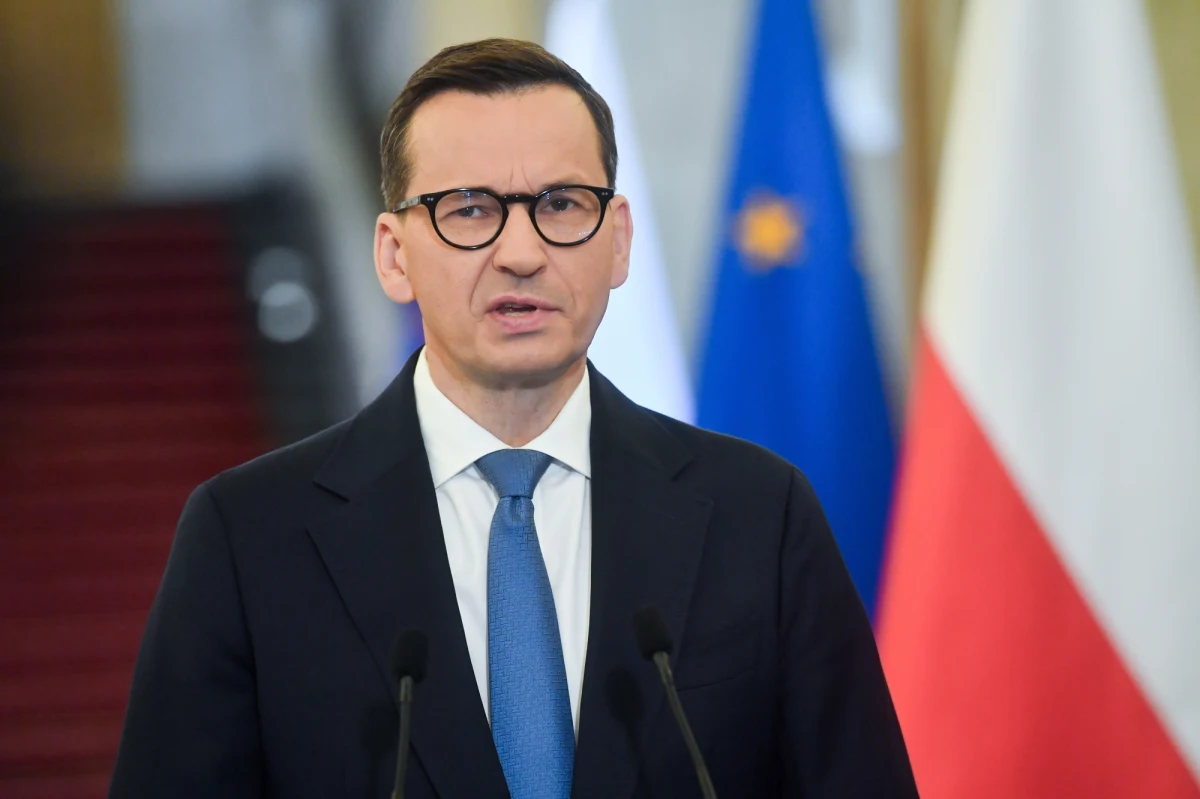 "Historię rzezi wołyńskiej trzeba dokumentować jak najdokładniej, by się nie powtórzyła. Nie dajmy się skłócić, gdy tyran chce zniszczyć Ukrainę" – powiedział w nagraniu opublikowanym na Facebooku premier Mateusz Morawiecki.