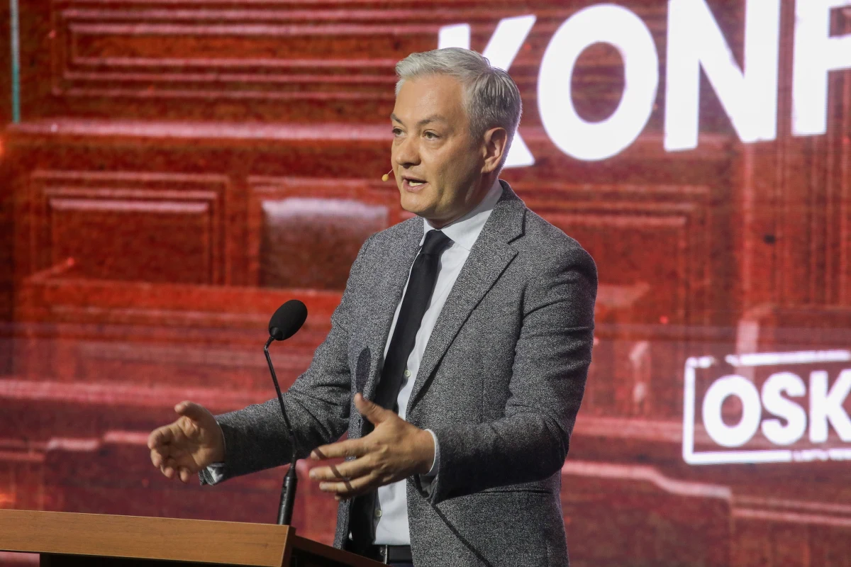 Koniec z paktem senackim? "Niestety rozmowy zostały zerwane, ze względu na to, że jeden z liderów stwierdził, że sondaże innych ugrupowań opozycyjnych się zmieniły" - oświadczył współprzewodniczący Nowej Lewicy Robert Biedroń w poniedziałek w programie "Tłit WP".