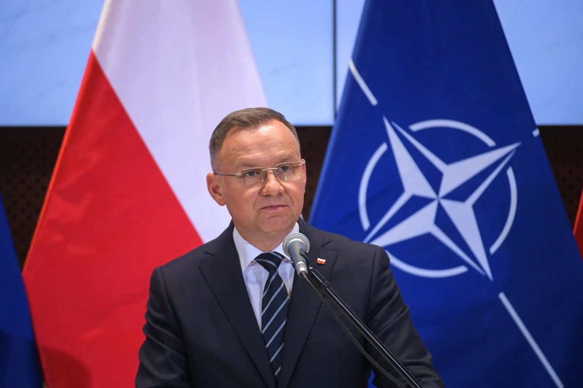 Postanowiliśmy uruchomić proces wdrożenia kilkudziesięciu daleko idących rozwiązań prawnych wzmacniających system planowania obronnego w państwie; w najbliższych dniach projekt jako prezydencka inicjatywa trafi do Sejmu - poinformował prezydent Andrzej Duda.