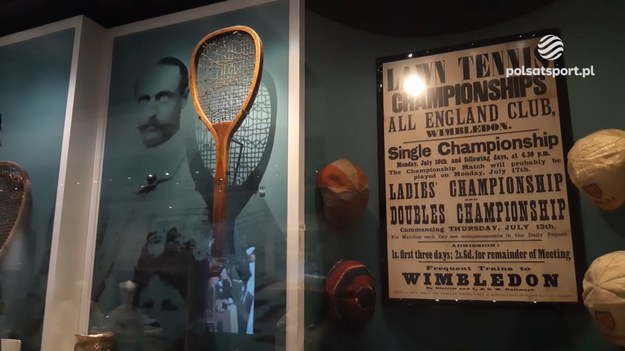 Materiał Łukasza Siudaka z wizyty w Muzeum Wimbledonu, w którym można zobaczyć m.in. stroje polskich tenisistów z poprzedniej edycji tego turnieju.

