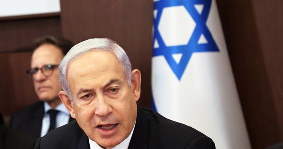 ​Izraelski Kneset przyjął w nocy z poniedziałku na wtorek w pierwszym czytaniu projekt ustawy, ograniczającej uprawnienia władzy sądowniczej. Jest to kluczowy element kontrowersyjnej reformy sądownictwa skrajnie nacjonalistycznej koalicji premiera Benjamina Netanjahu, która od pół roku polaryzuje izraelskie społeczeństwo.