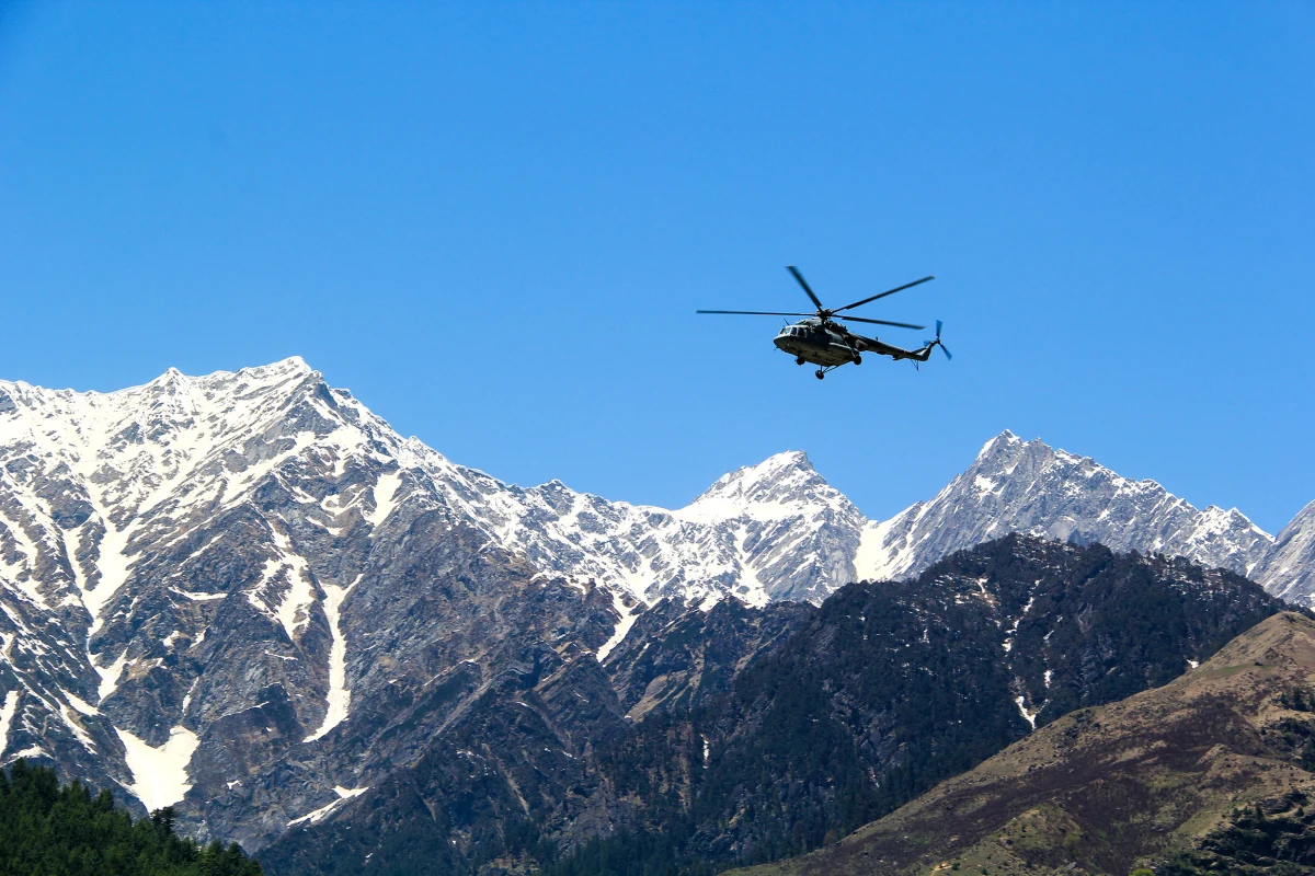 Sześć osób zginęło w katastrofie śmigłowca, który rozbił się we wtorek w Nepalu u podnóża Mount Everest w dystrykcie Solukhumbu. Ofiary to pięciu obywateli Meksyku i nepalski pilot.
