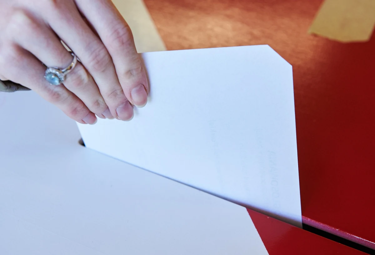 Niemal 60 proc. Polaków zamierza wziąć udział w referendum ws. relokacji migrantów - wynika z sondażu United Surveys dla RMF FM i "Dziennika Gazety Prawnej". Według zapowiedzi rządzących, ma być ono połączone z jesiennymi wyborami parlamentarnymi.