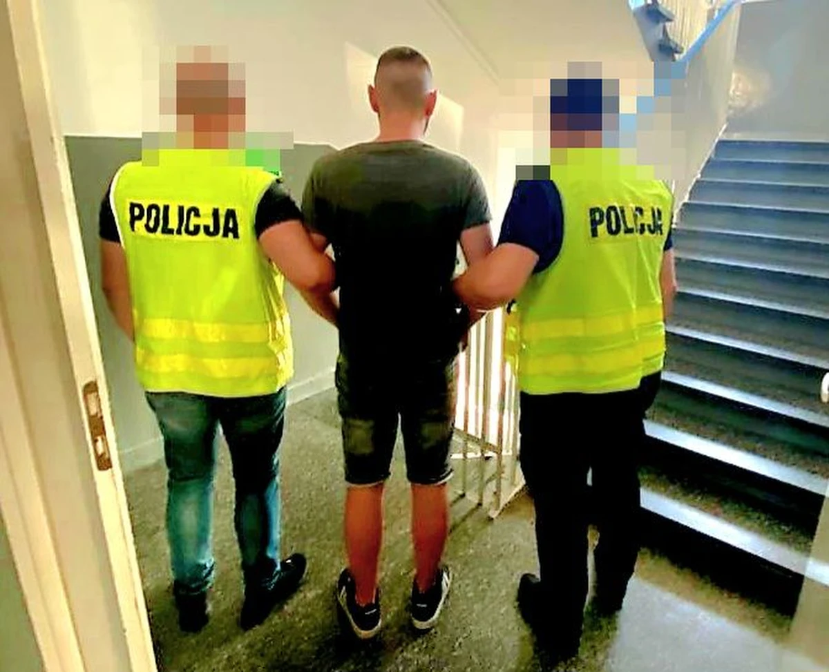 Policjanci z Parczewa zatrzymali 19-latka i 25-latka, którzy pod pretekstem pomocy w naprawie samochodu wywabili z domu 29-latka. Następnie wywieźli mężczyznę w ustronne miejsce i pobili. Chcieli w ten sposób wymusić odzyskanie długu. Sprawcom grozi 5 lat więzienia.