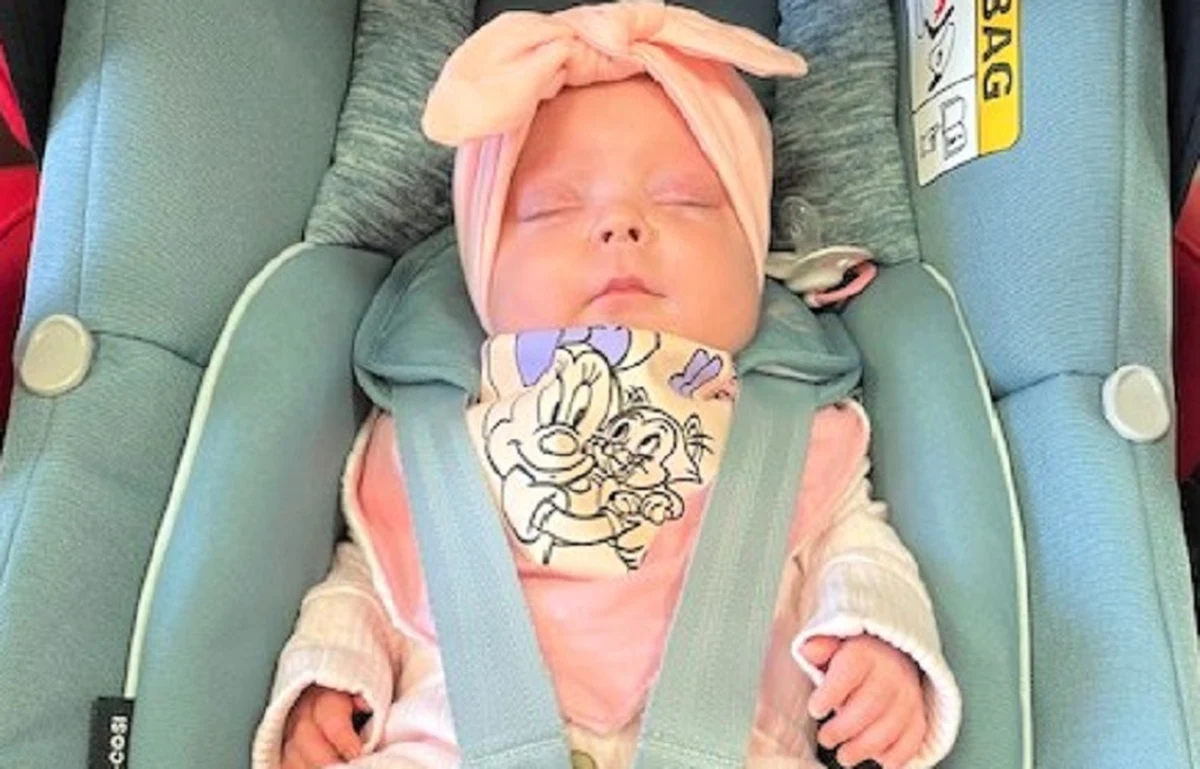 Dobre wieści ze szpitala w Gorzowie Wielkopolskim. Jak podała placówka, dziewczynka o imieniu Sara, która urodziła się 27 marca i ważyła wówczas 560 gramów, właśnie skończyła 100 dni. "Waży 2990 gram i już została wypisana do domu" - podaje szpital.