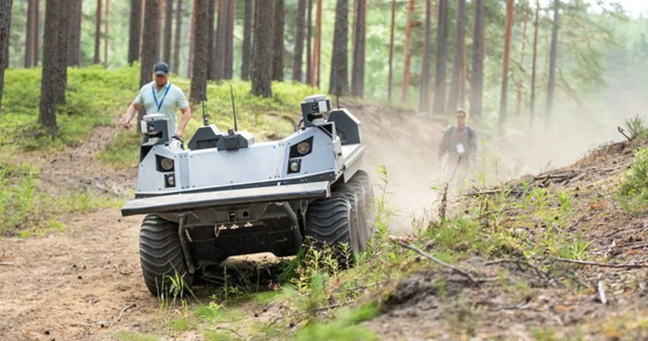 Ukraina ma nadzieję znaleźć strategiczną przewagę nad Rosją w opuszczonych magazynach i piwnicach. W jaki sposób? Tworząc ekosystem laboratoriów w setkach tajnych warsztatów i wykorzystując innowacje technologiczne do stworzenia armii tanich robotów.