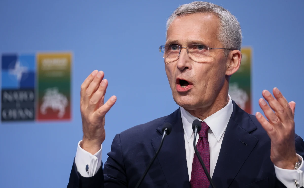 Nie ma konkretnego terminu ani wyznaczonej drogi dla członkostwa Ukrainy w Sojuszu Północnoatlantyckim. Liderzy wszystkich państw NATO zgodzili się, że miejsce Ukrainy jest w militarnej wspólnocie, ale kiedy to się stanie - nadal nie ustalono.