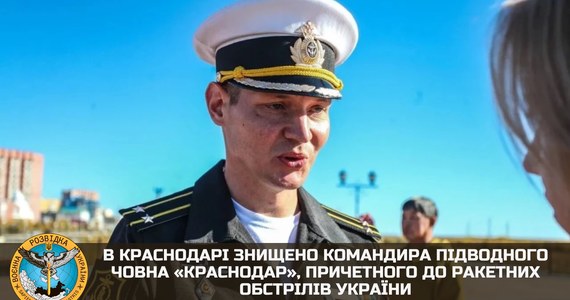 Napastnik, który zastrzelił byłego dowódcę rosyjskiego okrętu podwodnego Krasnodar Siergieja Rżyckiego, prawdopodobnie wszystko dokładnie zaplanował. Według medialnych doniesień od pewnego czasu śledził trasy, którymi poruszał się rosyjski wojskowy. Komitet Śledczy zatrzymał już domniemanego sprawcę.