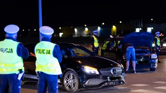 Tysiąc aut i kilka tysięcy osób. Nielegalny złot samochodów w Poznaniu