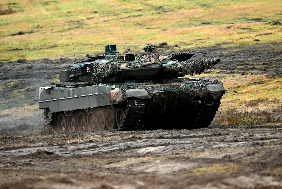 Niemcy zrezygnowały z otwarcia w Polsce centrum naprawczego czołgów Leopard 2. Żmudne, trwające długie tygodnie rozmowy nie przyniosły efektu. Media podają, że przyczyną były "znacznie zawyżone oczekiwania cenowe strony polskiej". Do sprawy odniosła się Polska Grupa Zbrojeniowa, która zapewniła, że Polska podtrzymuje swoją pełną gotowość do naprawy pierwszych czołgów.