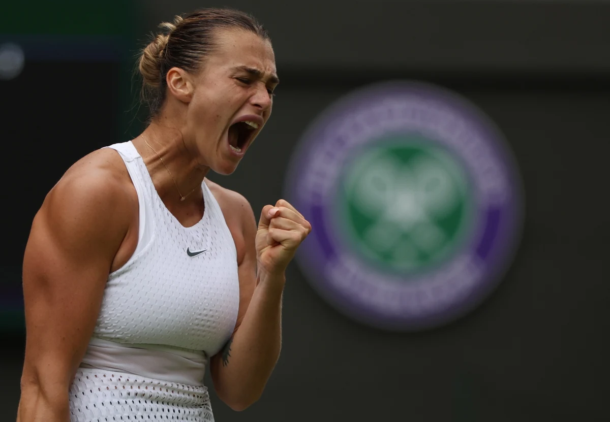 Rozstawiona z numerem drugim Białorusinka Aryna Sabalenka pokonała Amerykankę Madison Keys 6:2, 6:4 w ćwierćfinale turnieju wielkoszlemowego w Wimbledonie. Jeżeli w półfinale pokona Ons Jabeur, zostanie nową liderką światowego rankingu, zmieniając prowadzącą w zestawieniu WTA od 67 tygodni Igę Świątek.