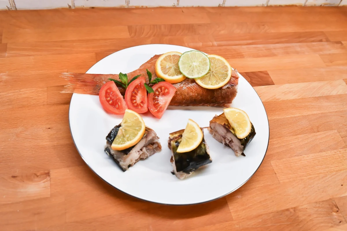 Niemal co drugiego Polaka nie stać na korzystanie z gastronomii z powodu cen - pisze czwartkowa "Rzeczpospolita". Dziennik przypomina, że w 2022 r. w porównaniu z 2021 r. barometr nastrojów restauratorów mierzony przez Panel Gospodarstw Domowych GfK uległ pogorszeniu w każdym z segmentów lokali gastronomicznych. 