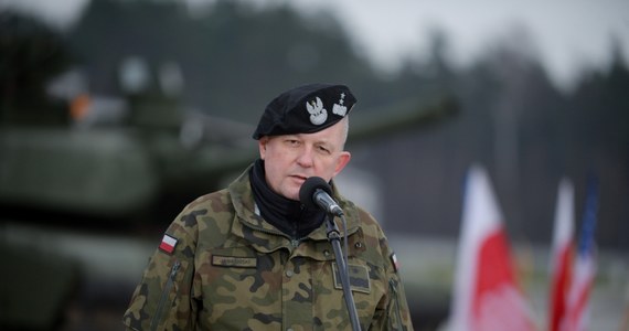 Minister obrony narodowej Mariusz Błaszczak wyznaczył gen. dyw. Macieja Jabłońskiego na stanowisko zastępcy V Korpusu Wojsk Lądowych USA w Fort Knox - poinformowało w czwartek MON. Gen. Jabłoński obejmie nowe stanowisko 1 sierpnia.