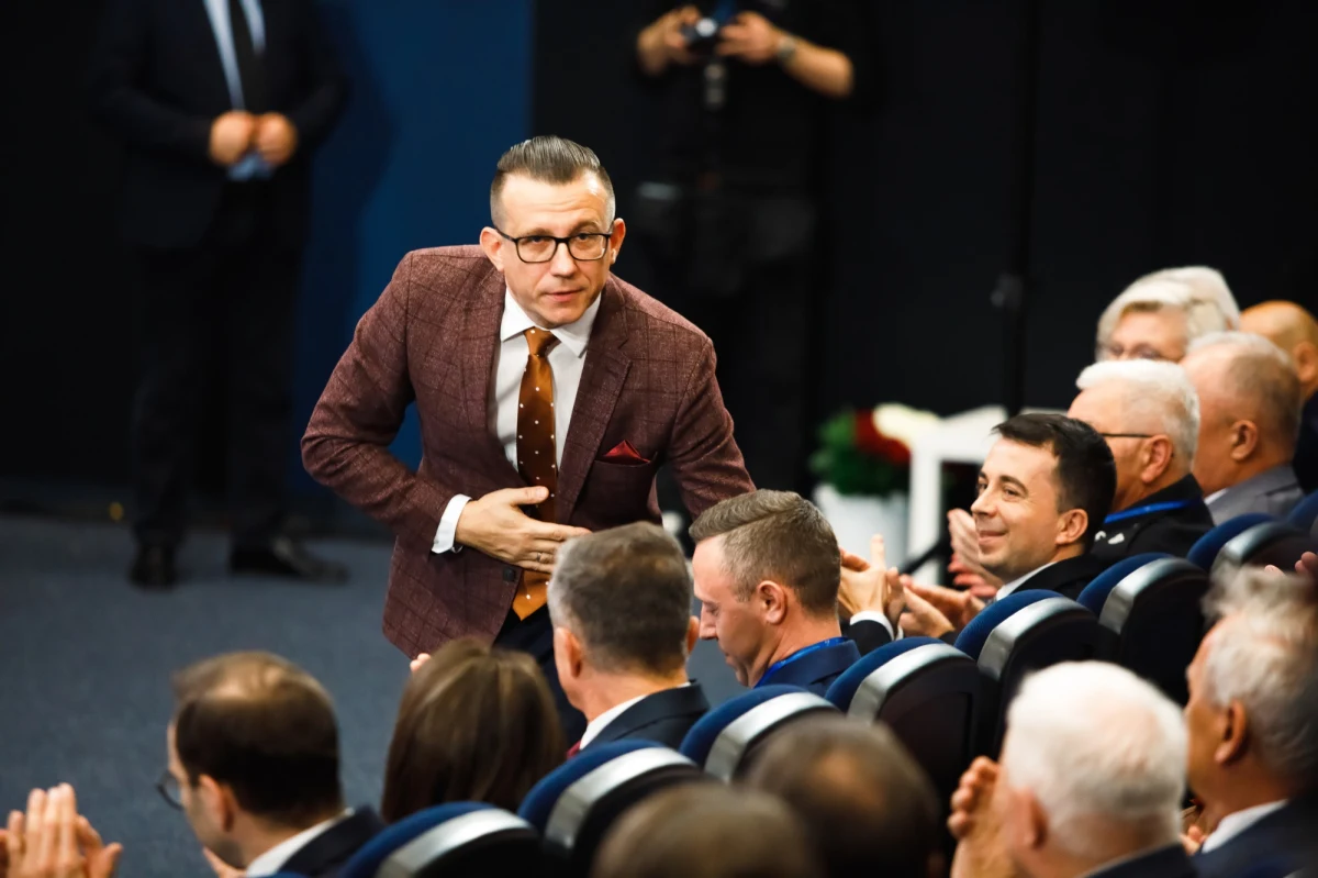 Prezydent Zamościa Andrzej Wnuk został oskarżony przez prokuraturę o składanie fałszywych zeznań. Sprawa dotyczy konfliktu prezydenta z miejskim radnym, który kiedyś reprezentował Platformę Obywatelską, a dziś jest bezpartyjny. 