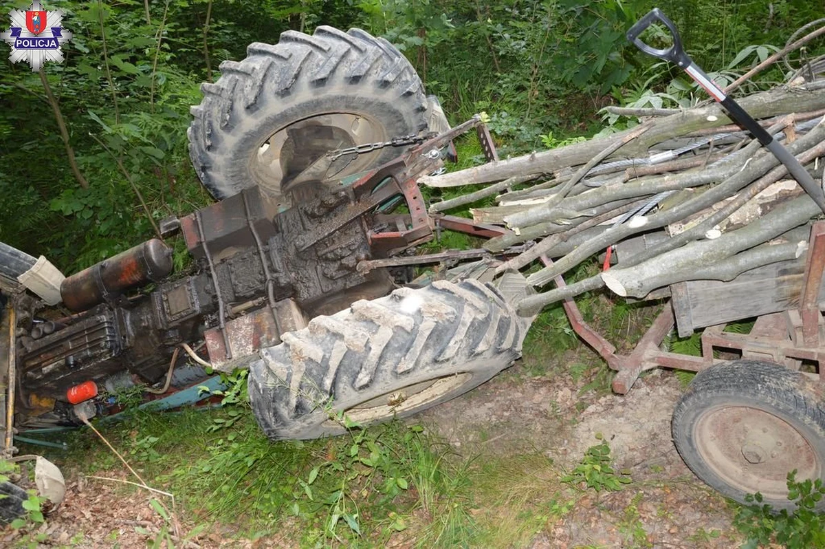 64-latek został przygnieciony przez ciągnik rolniczy i w wyniku odniesionych obrażeń zmarł. Do wypadku doszło lesie w gminie Radecznica na Zamojszczyźnie. 
