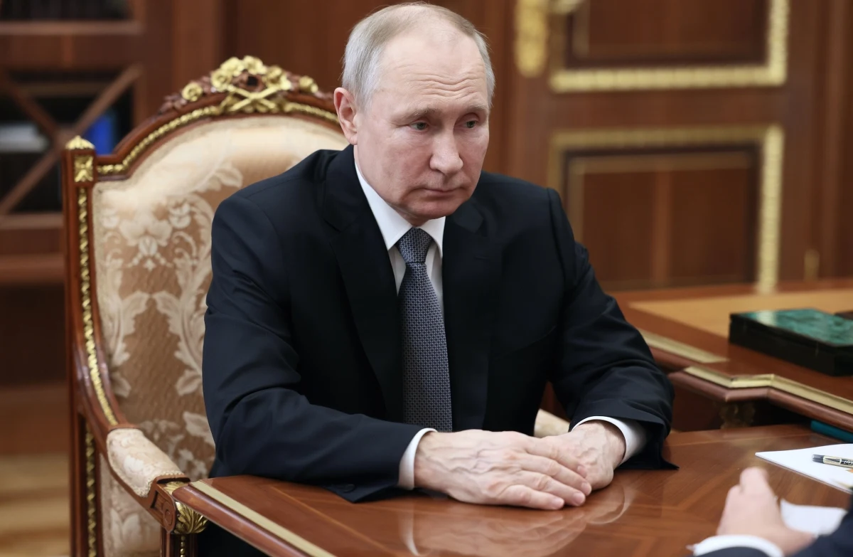 W środę zakończył się dwudniowy szczyt NATO w Wilnie. Czwartek to zatem najlepszy dzień na różnej maści podsumowania. Z nurtem poszedł również Władimir Putin, który w rozmowie z dziennikarzem państwowej telewizji powiedział, że Ukraina ma prawo zapewnić sobie bezpieczeństwo, ale nie powinno to pogarszać bezpieczeństwa Rosji.