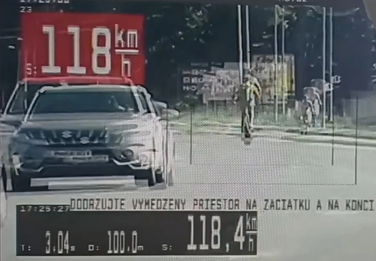 Słowacka policja zatrzymała kierowcę hulajnogi elektrycznej, który rozwinął astronomiczną wręcz prędkość - 118 kilometrów na godzinę. O karze dla niego zdecyduje sąd. 