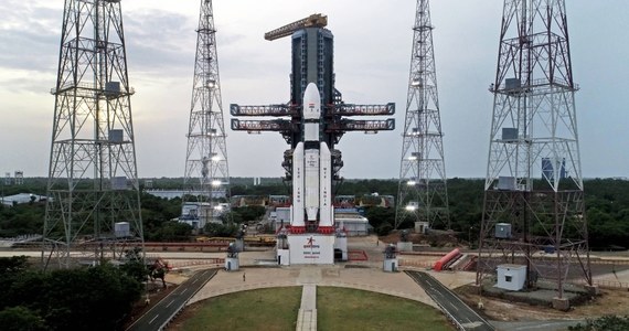 Z portu kosmicznego w stanie Andhra Pradesh na południowym wschodzie Indii wystartowała rakieta, która ma wylądować na Księżycu. 

