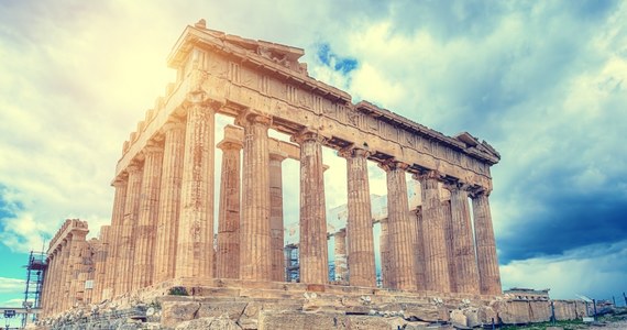 ​Ministerstwo kultury Grecji zamknęło w piątek Akropol. Turyści nie mogli zwiedzać najsłynniejszego zabytku Aten między godziną 12:00 a 17:00. 