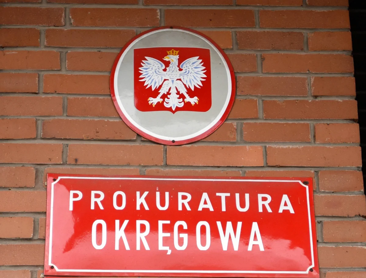 Po śmierci Roberta Nowaczyka, warszawskiego adwokata związanego z nieprawidłowościami przy reprywatyzacji nieruchomości w stolicy, prokuratura podjęła śledztwo. Postępowanie ws. śmierci adwokata zostało wszczęte "z inicjatywy własnej prokuratury".