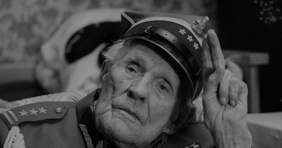 Płk Kazimierz Klimczak ps. Szron zmarł w wieku 109 lat - oficer Wojska Polskiego II RP, żołnierz września '39, żołnierz Armii Krajowej, Powstaniec Warszawski – poinformował w piątek wieczorem fanpage akcji BohaterON na portalu Facebook.