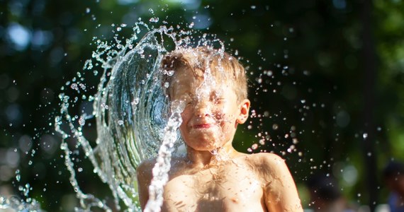 To będzie najgorętszy jak dotąd weekend tego roku w Polsce. Instytut Meteorologii i Gospodarki Wodnej wydał ostrzeżenia o wysokich temperaturach w sobotę i niedzielę. Będzie 35 stopni Celsjusza, a miejscami nawet 37!