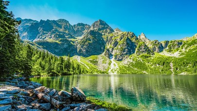 W Tatrach pogoda dla turystów i tłumy. Jak przygotować się do wędrówki?