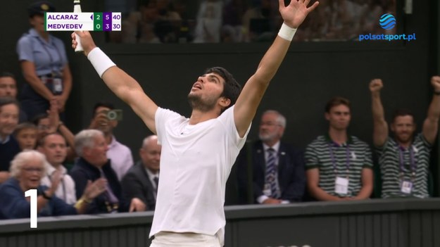 Ostatnie mecze Wimbledonu obfitowały w piękne akcje i zagrania tenisistów. Oto zestawienie najlepszych akcji dnia.