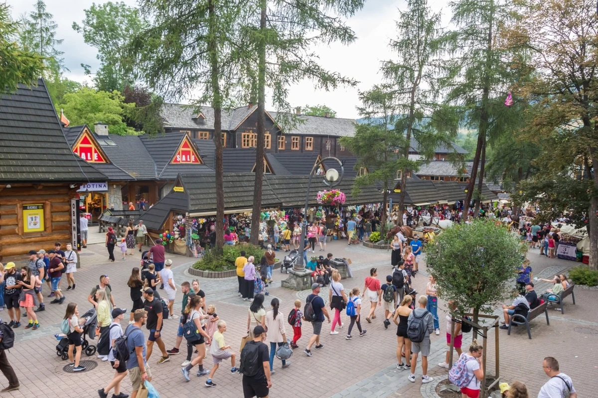 Od sierpnia zakopiańczycy będą mogli skorzystać z Karty Mieszkańca, uprawniającej do szeregu zniżek. Kartę już teraz można pobrać w formie aplikacji lub plastikowej. Oferowane zniżki i profity będą uzupełniane.