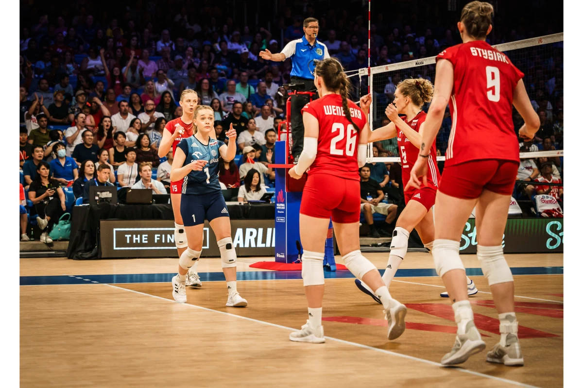 Polskie siatkarki nie awansowały do finału Ligi Narodów. W amerykańskim Arlington Polki przegrały półfinał z Chinami 0:3 (18:25, 23:25, 23:25). W niedzielę o godz. 21 zagrają mecz o trzecie miejsce ze Stanami Zjednoczonymi.