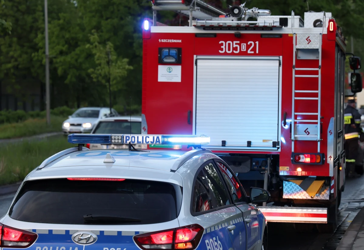 0,8 promila alkoholu w organizmie miała kierująca bmw 22-latka, która w sobotę potrąciła swojego partnera w Bobrownikach (Łódzkie). 25-latek zmarł. Jedna z hipotez zakłada, że kobieta mogła celowo na niego najechać.