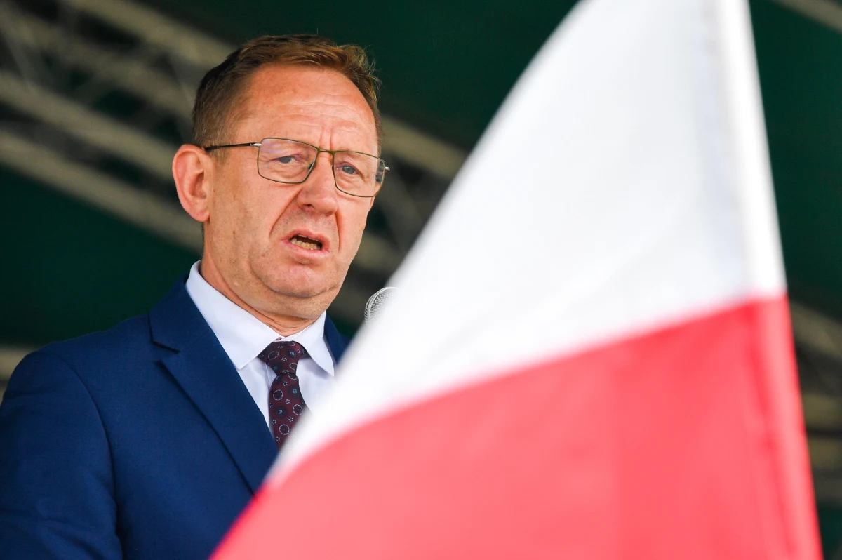 "Uruchomiliśmy państwowy skup malin, druga firma państwowa zaczęła prowadzić skup" - powiedział w Polsat News minister rolnictwa Robert Telus. Zapowiedział, że skupowane będą też porzeczki.