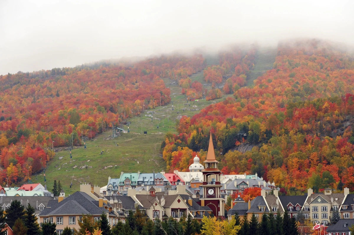 Jedna osoba zginęła w wypadku kolejki linowej, do którego doszło w niedzielę w Mont-Tremblant w kanadyjskiej prowincji Quebec. Stan jednej lekarze określają jako ciężki. 
