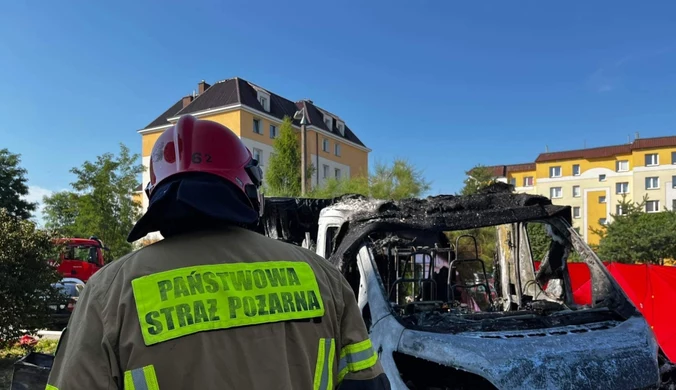 Pożar kampera na parkingu. Zginęły dwie osoby