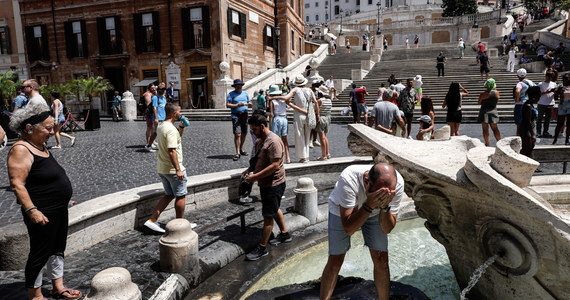 Najwyższy stopień alarmowy we Włoszech! Ekstremalne upały nie odpuszczają. We wtorek na dużym obszarze kraju temperatura wyniesie powyżej 40 stopni Celsjusza, w Rzymie spodziewane są nawet 43 stopnie.