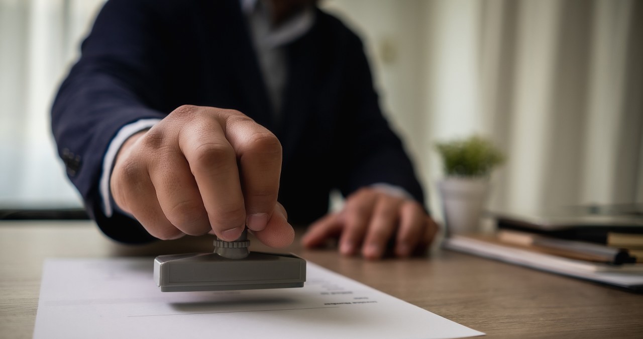 Podatek od darowizny. Ile wynosi i kogo obowiązuje?