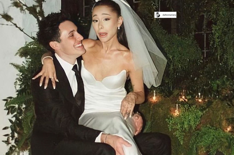 Po dwóch latach małżeństwa Ariana Grande i agent luksusowych nieruchomości, Dalton Gomez podjęli decyzję o rozstaniu. Już od pewnego czasu zagraniczna prasa rozpisywała się o kryzysie w ich związku i, jak wskazują najnowsze doniesienia, plotki nie były przesadzone. Według doniesień kilku amerykańskich portali, para jest w trakcie rozwodu.