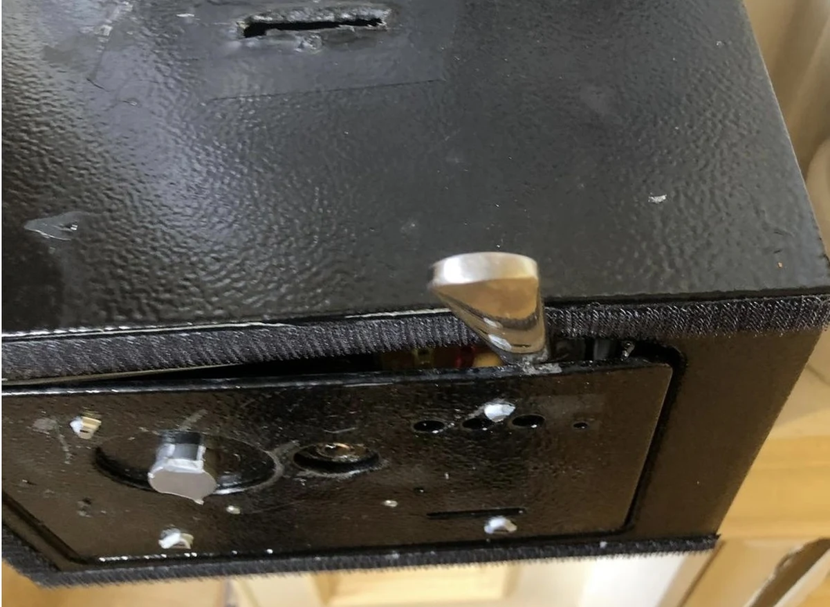 60-letnia kobieta dwukrotnie próbowała włamać się do skarbony kościelnej, używając do tego przyborów kuchennych. Nie udało jej się jednak dostać do pieniędzy zgromadzonych w kasecie. Teraz odpowie za usiłowanie kradzieży z włamaniem.