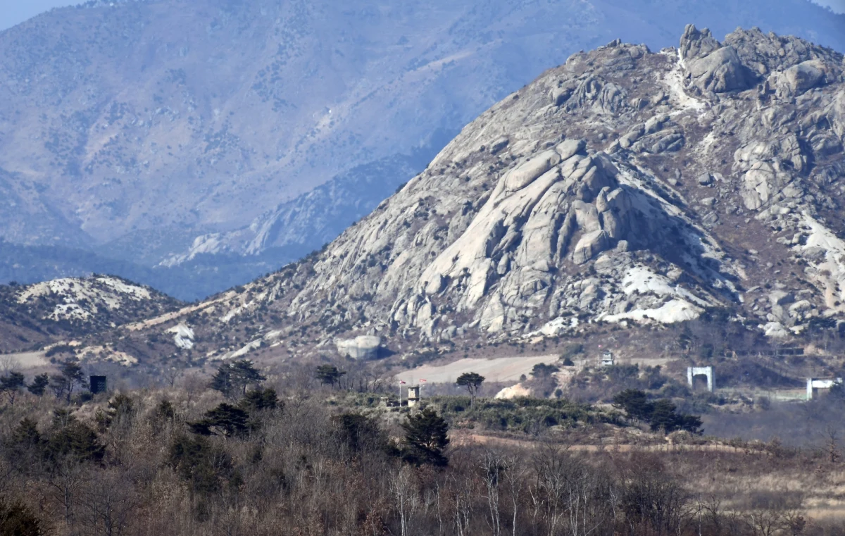 Obywatel Stanów Zjednoczonych przeszedł przez granicę dzielącą państwa koreańskie i udał się do Korei Północnej; prawdopodobnie znajduje się teraz w areszcie - poinformowało Dowództwo Sił ONZ. Według nieoficjalnych informacji mężczyzna jest żołnierzem. 