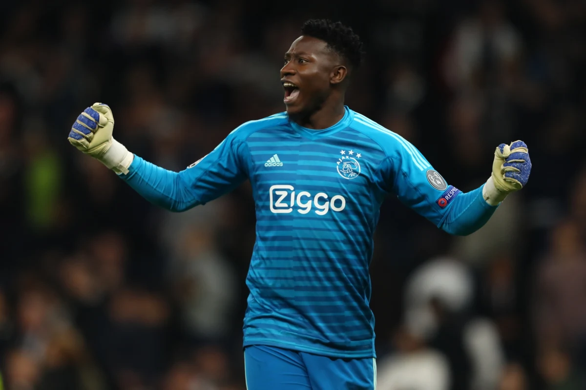 ​Manchester United uzgodnił z Interem Mediolan warunki transferu Andre Onany. Angielski klub piłkarski za 27-letniego kameruńskiego bramkarza ma zapłacić 51 mln euro - informują brytyjskie media. W przypadku spełnienia dodatkowych warunków kwota transferu wzrośnie o 4 mln euro.