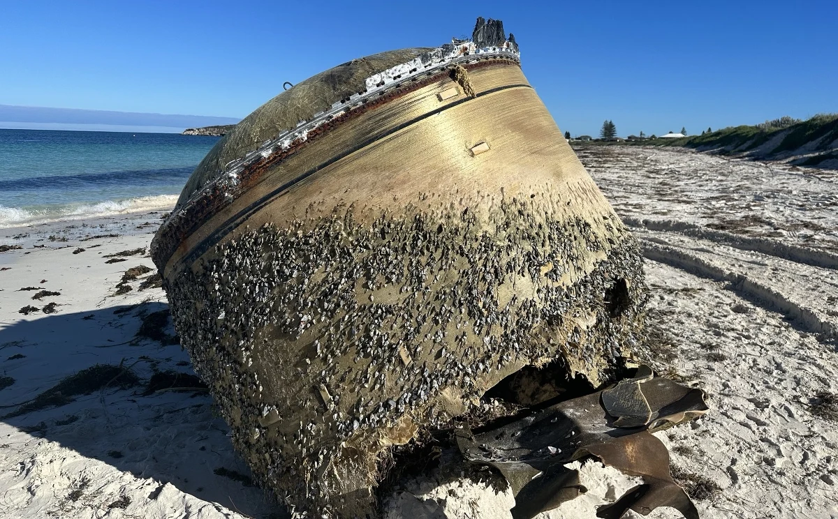 Tajemniczy obiekt znaleziony na plaży w pobliżu Jurien Bay na zachodzie Australii może być fragmentem indyjskiej rakiety. Taką informację podała agencja AP. Możliwe, że znalezisko trafi teraz do muzeum. 