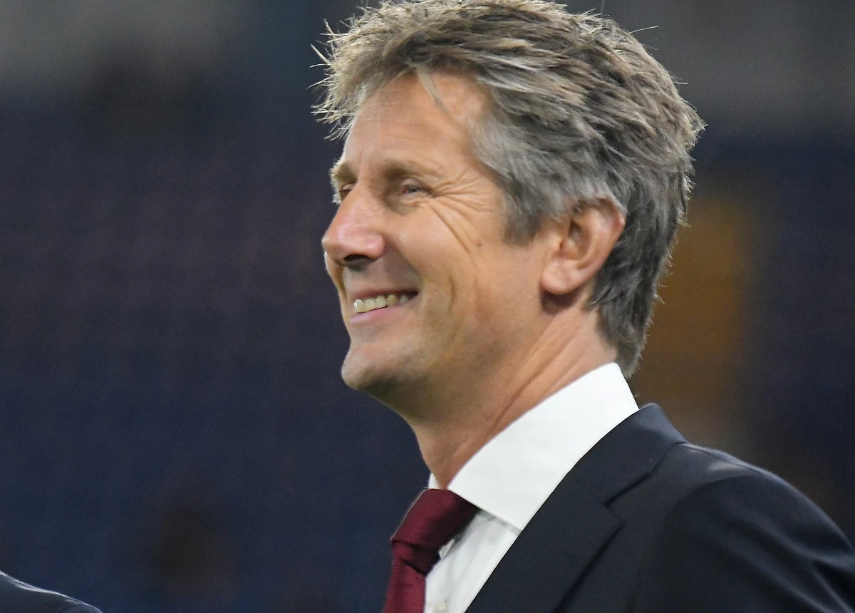 Edwin van der Sar wraca do zdrowia. Były znakomity bramkarz sam przekazał optymistyczne wiadomości, informując, że opuścił oddział intensywnej terapii. 52-letni Holender półtora tygodnia temu miał wylew krwi do mózgu podczas urlopu w Chorwacji.