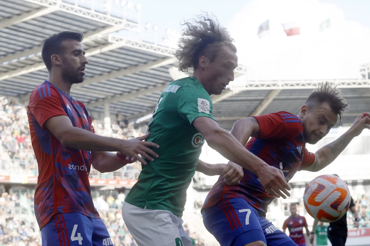 Raków w drugiej rundzie walki o Ligę Mistrzów! Częstochowanie pokonali na wyjeździe estońską Florę Tallinn 3:0. Pierwszy mecz zakończył się zwycięstwem mistrzów Polski 1:0. W drodze do Ligi Mistrzów Raków musi wyeliminować jeszcze trzech rywali.