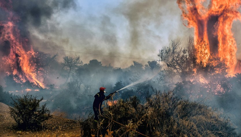 Grecia.  incendio forestal  Los bomberos polacos ayudarán a apagar el fuego