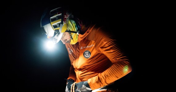 Polski skialpinista Andrzej Bargiel zdobył szczyt Gaszerbrum II w Karakorum w Pakistanie. Później zjechał na nartach z tego ośmiotysięcznika.