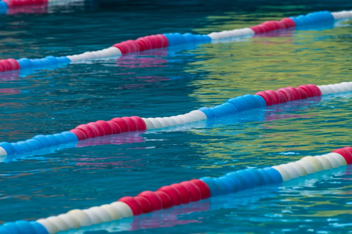Jest tymczasowy areszt dla obcokrajowca, który w Zdzieszowicach na Opolszczyźnie miał dotykać dzieci na basenie. Wnioskowała o to prokuratura, a sąd dziś przychylił się do tego wniosku.