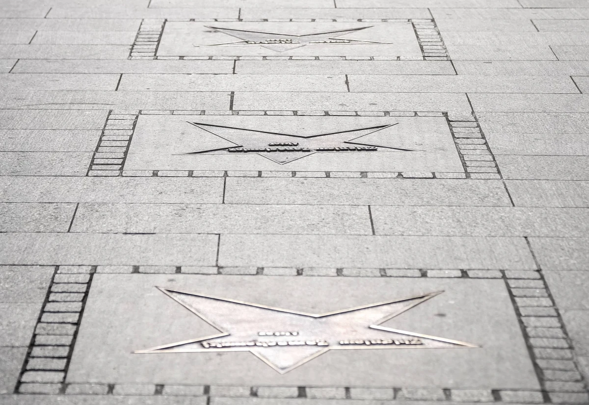 Kompozytor muzyki filmowej i teatralnej, laureat Oscara Jan Andrzej Paweł Kaczmarek zostanie uhonorowany gwiazdą w Łódzkiej Alei Gwiazd na ul. Piotrkowskiej. Jej odsłonięcie nastąpi 25 lipca.