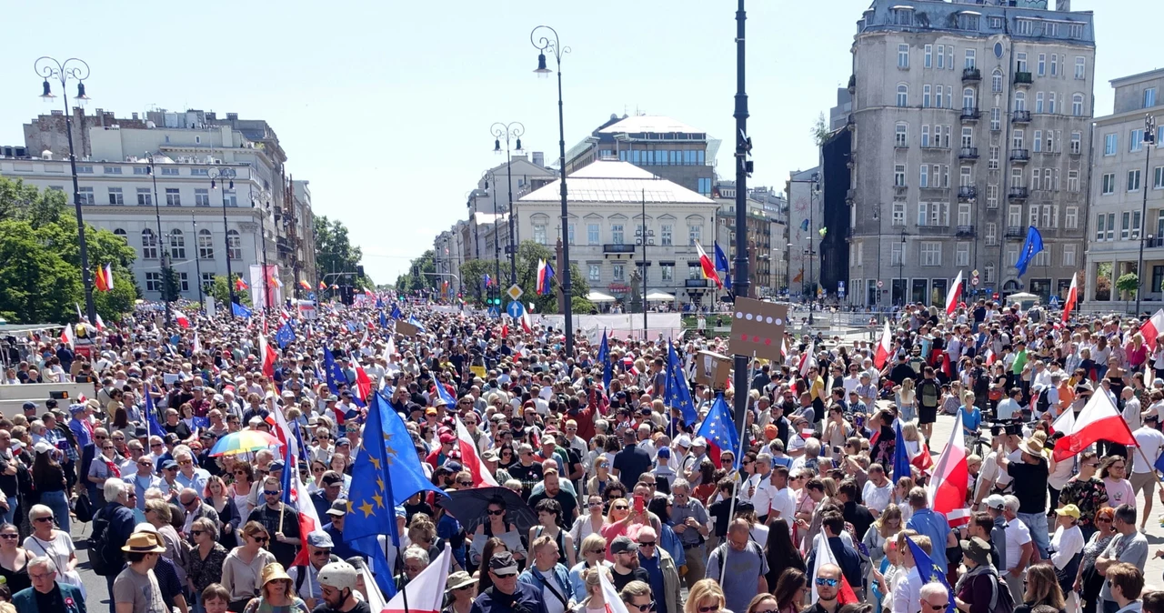 Marsz 4 czerwca zorganizowany przez Donalda Tuska w Warszawie