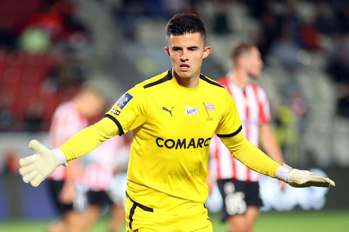 Z ekstraklasy do 2. Bundesligi. Broniący dotychczas bramki Cracovii ​Karol Niemczycki podpisał kontrakt z Fortuną Duesseldorf.